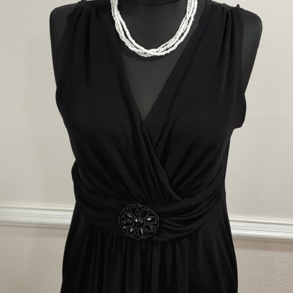 Long black dress - Picture 4 of 9